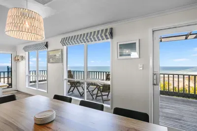 Enjoy every meal with panoramic Southern Ocean views from the dining room.