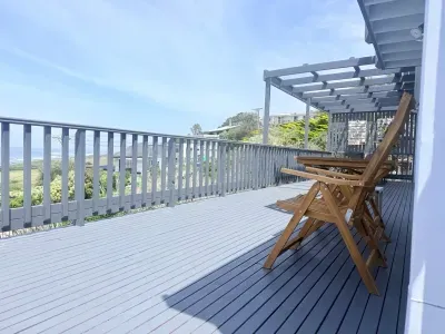 The clifftop deck — morning coffee, afternoon sun, and 180° views across the Marengo Reef and Southern Ocean. This is where you’ll spend most of your time.