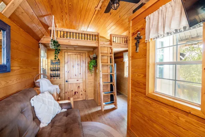 Tiny House is can be wrapped up in one picture.