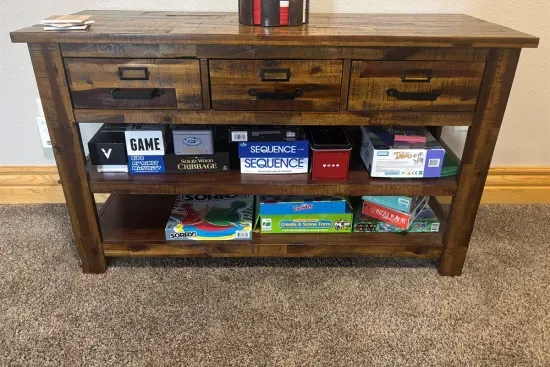 Gather around the table for some old-fashioned fun — from classic board games to late-night laughs, it’s the perfect way to unwind and reconnect. No screens, no schedules, just good company and a little friendly competition to cap off the day.