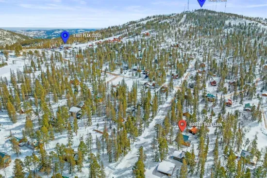 Buffalo Trail Cabin is a short five minute walk to the ski lift.