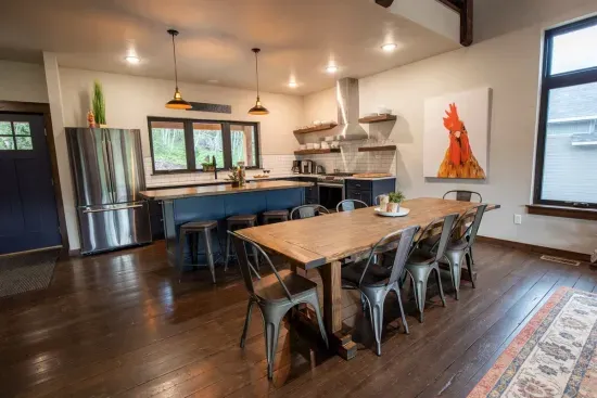 The open concept of the kitchen and living room ties everything together.