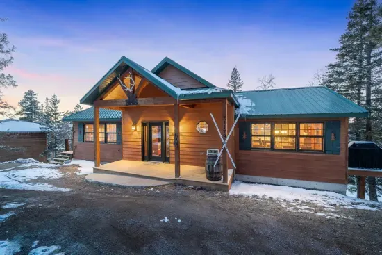 The Nugget on High Ridge welcomes you to the Black Hills.