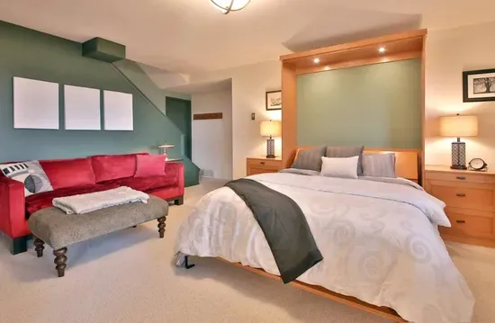 Queen bed, private daylight basement bedroom with room to spread out!  Includes smart TV and ensuite 1/2 bath