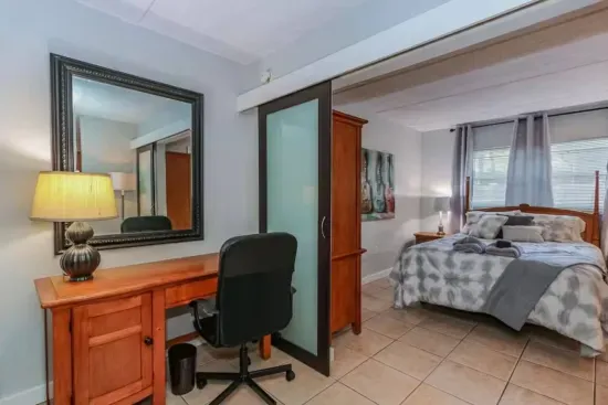 Urban Oasis near Hyde Park, Walkable to Downtown - image 6 of 28