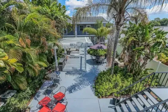 Urban Oasis near Hyde Park, Walkable to Downtown - image 2 of 28