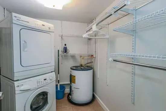 Urban Oasis near Hyde Park, Walkable to Downtown - image 12 of 28