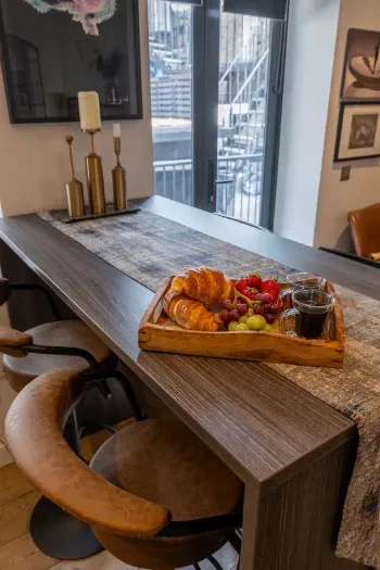 Breakfast and dining bar for four.