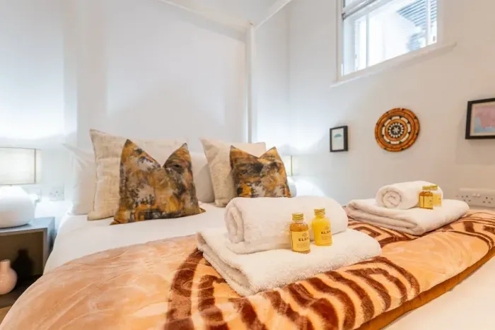 Chic Soho Gallery Flat with Private Terrace - image 5 of 46