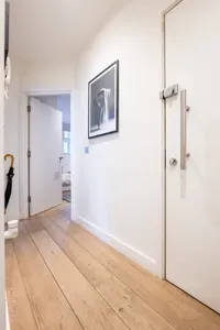 Chic Soho Gallery Flat with Private Terrace - image 39 of 46