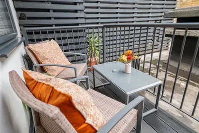 Chic Soho Gallery Flat with Private Terrace - image 20 of 46