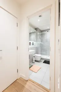 Chic Soho Gallery Flat with Private Terrace - image 26 of 46