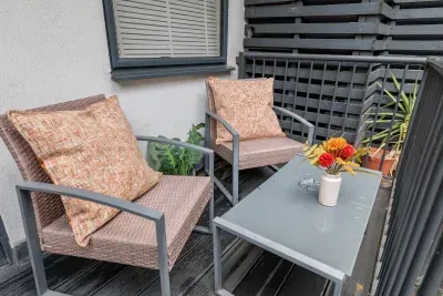 Chic Soho Gallery Flat with Private Terrace - image 7 of 46