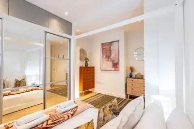Chic Soho Gallery Flat with Private Terrace - image 33 of 46