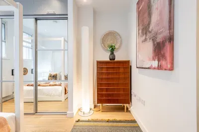 Chic Soho Gallery Flat with Private Terrace - image 31 of 46