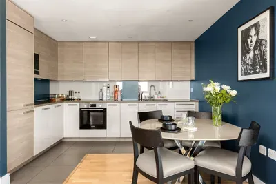 River Thames Penthouse + Private Rooftop Terrace