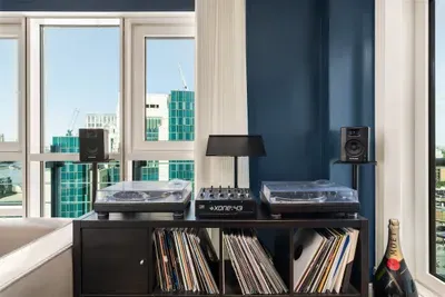 River Thames Penthouse + Private Rooftop Terrace
