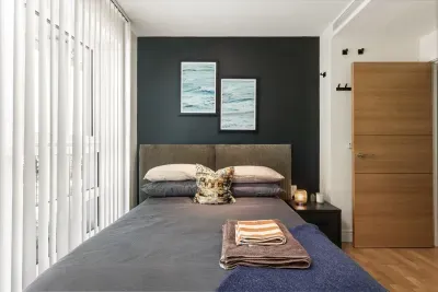River Thames Penthouse + Private Rooftop Terrace