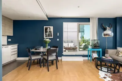 River Thames Penthouse + Private Rooftop Terrace