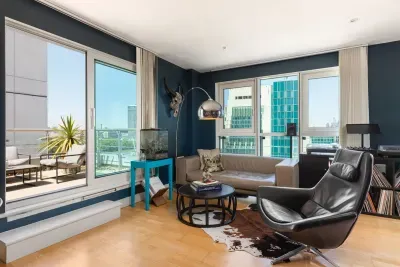 River Thames Penthouse + Private Rooftop Terrace