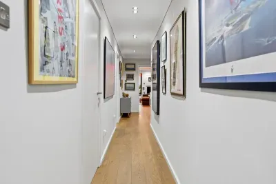 Elegant Kensington Apartment with Private Terrace