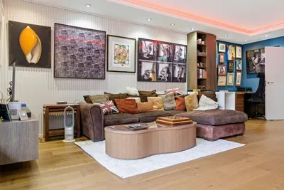 Elegant Kensington Apartment with Private Terrace