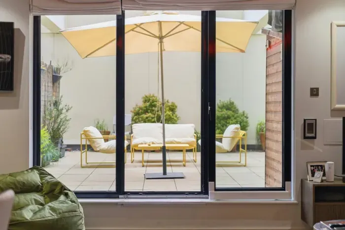 Elegant Kensington Apartment with Private Terrace - image 4 of 29
