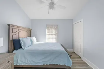 Queen Bedroom 3