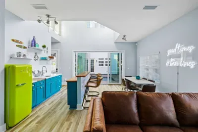 Pool house