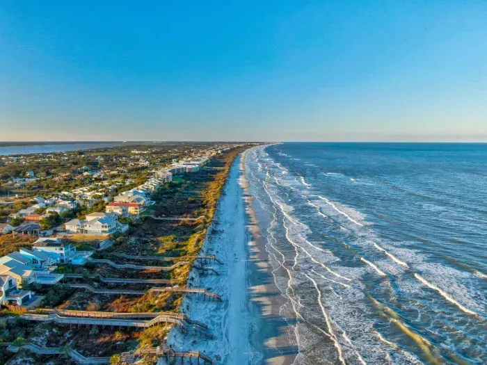 Crescent beach - 5 minute walk
