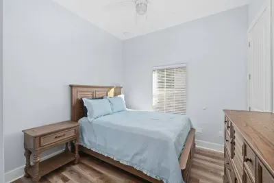 Queen Bedroom 2