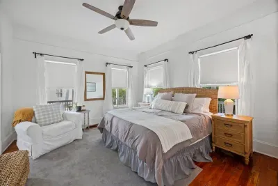 King bed in Pink House