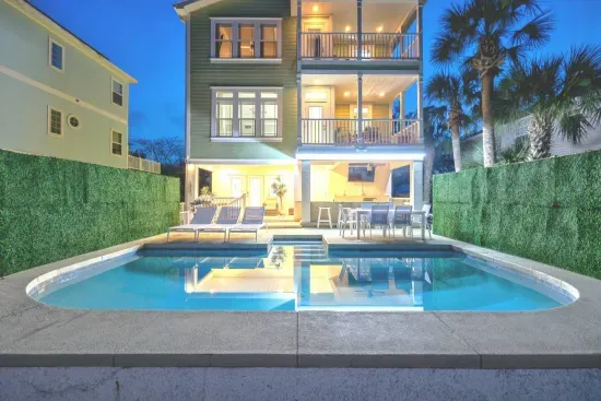 6 bedroom oasis | Pool