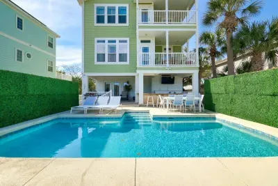 6 bedroom oasis | Pool - image 7 of 50