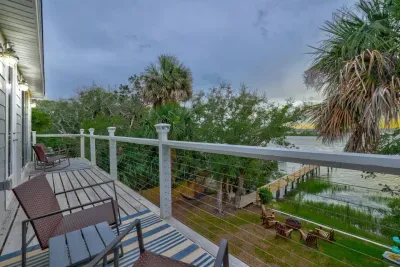 Crescent Retreat, Sleeps 12, Beautiful water views - image 19 of 45