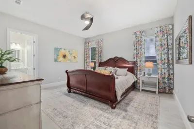 Crescent Retreat, Sleeps 12, Beautiful water views - image 6 of 45