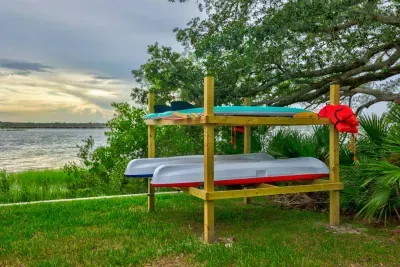 Crescent Retreat, Sleeps 12, Beautiful water views - image 14 of 45