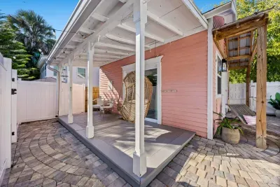 “Little Pink House”- in the heart of uptown - image 29 of 29