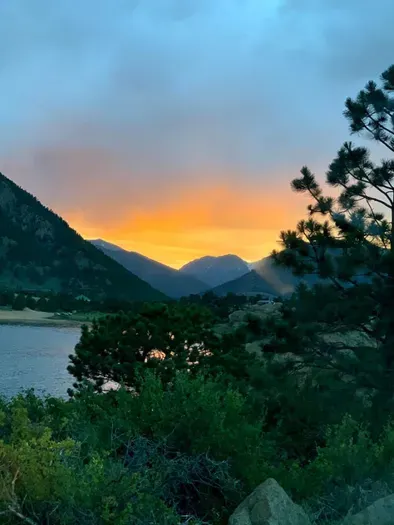 Beautiful EP sunset over Mary's lake.