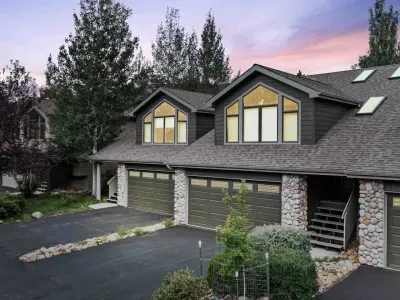 Welcome Home to 3 Kings Summit