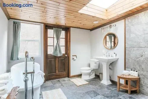 Rockwell Ridge | Chestnut Suite with Lux Bathroom - image 34 of 38