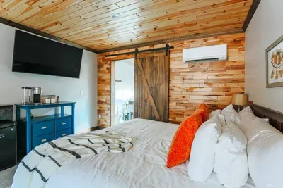 Rockwell Ridge | Chestnut Suite with Lux Bathroom