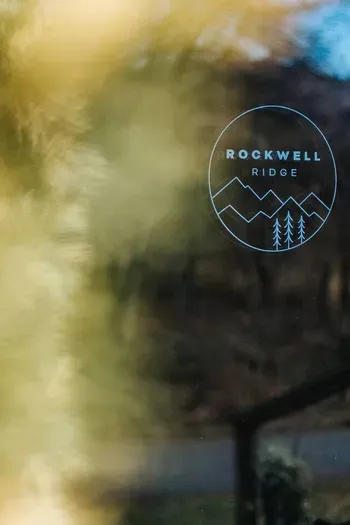 Rockwell Ridge: A peaceful mountain retreat surrounded by beautiful wooded scenery and nature.