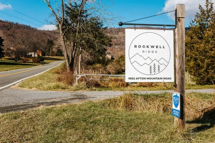 Rockwell Ridge: A peaceful mountain retreat surrounded by beautiful wooded scenery and nature.