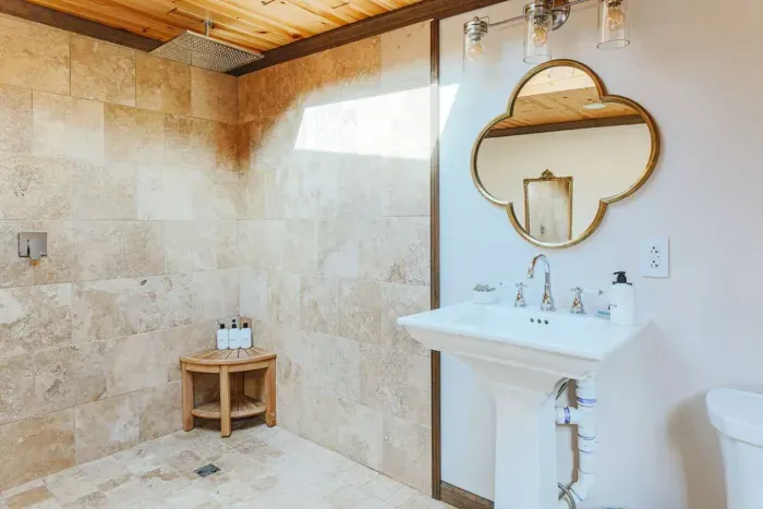 Rockwell Ridge | Dogwood Suite with Clawfoot Tub - image 4 of 19