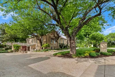 Enjoy the beautifully-kept grounds of this historic property during your stay! You're welcome to wander about the front of the property!