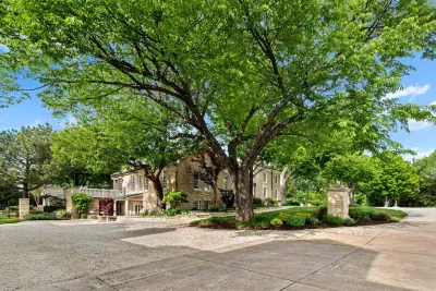 Enjoy the beautifully-kept grounds of this historic property during your stay! You're welcome to wander about the front of the property!