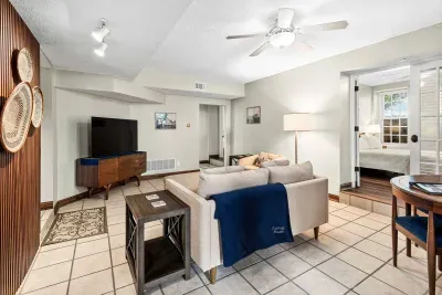 The Carriage House - image 12 of 42