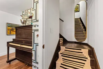 All bedrooms are located upstairs!