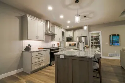 NEW Colbert Hills Retreat w/King Beds - image 5 of 28